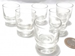 Lote contendo 6 copos para bebida aperitiva, produzidos em vidro, maior comprimento 5cm.