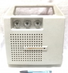 Antiga vitrola da marca National, maior comprimento 28cm, dito em funcionamento, porém não testado.
