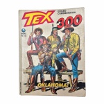 TEX 300 - Edição Comemorativa para colecionador. Texto de G. L Bonelli com 354 páginas em preto e branco, publicado em 1994. Exemplar em excelente estado. Dimensões: 17,5 cm x 13,5 cm.