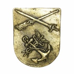 Antigo Brasão da "Capitania dos Portos de São Paulo" em bronze ostentando âncora e emblema de hermes encimada por arma e espada em forma de cruz.. Exemplar de coleção e em excelente estado. Dimensões: 10 cm x 8 cm / 260 g.