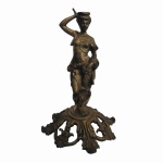 ART NOUVEAU - Base de Centro de mesa em bronze no formato de figura feminina. Dimensões: 28  cm.