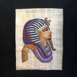 Papyrus com pintura  " AKHENATON " . Exemplar proveniente do Egito. Dimensões: 42 cm x 30 cm.