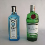 Duas garrafas lacradas de Dry Gyn London "Bombay Sapphire e Tanquery  (750 ml cada)