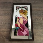 Antigo quadro  com imagem de figura femininaQuadro espelhado 38 cm x 20 cm.