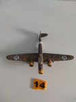 COLECIONISMO  Miniatura de avião Cant z 1007BIS Alcione Italy utilizado na Segunda Guerra Mundial na escala 1:144. Produzida em metal, com partes em plástico e já vem montada e pintada de fábrica. Dimensões aproximadas: 12x17 cm (comprimento x envergadura). Obs possui avarias e partes faltando, sendo vendido no estado.