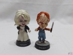 Boneco Chucky E Tiffany Heads Are Poseable Sideshow. Original da Universal Studios. Medindo o Chuck 8,5cm de altura.