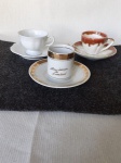 Três Xícaras de Café - em porcelana - uma com a inscrição lembrança de Lambari