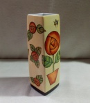 Vaso Estilo Art Decó - Flores  - porcelana policromada - assinada no fundo - altura 24cm