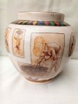 Grande Cachepot  em porcelana - com rica decoração em policromia - representando cena de garimpo - altura 30 cm - diâmetro 31cm