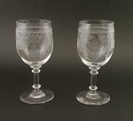 CRISTAL SAINT LOUIS - Belíssimo par de taças em fino cristal Saint Louis, med. 14 centímetros.