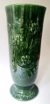 Grande vaso verde em porcelana vitrificada, med. 42 centímetros.