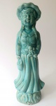 Antiga escultura em porcelana craquelada, peça representando dama, med. 38 centímetros.