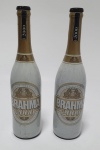 Duas garrafas de cerveja BRAHMA comemorativa ano 2000.