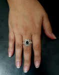Lindo anel VINTAGE em prata 925ml, este primorosamente executado e decorado com pedra negra, aro