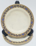 PORCELANA INGLESA - Dois pratos em porcelana, med.20 centímetros.