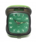 Relógio despertador portátil da marca Prince, med. 7x7 centímetros.