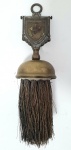 Antigo pincel de barbear com cabo em bronze, med.19x6 centímetros.