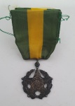 Medalha em prata de lei, honra ao mérito do exército brasileiro.