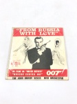 COLECIONISMO - Disco de vinil ,  COMPACTO da trilha sonora do filme MOSCOU CONTRA 007  / THE JOHN BARRY SEVEN AND ORCHESTRA  de 1964 em bom estado .