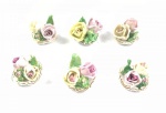 Lote com 6 ( seis ) belíssimas esculturas de flores  em porcelana  da manufatura RENNER com rica policromia em excelente estado ( 7 cm / comprimento x 4 cm / altura )