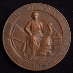 Medalha Comemorativa, 50 Anos de Fundação Heitor Ribeiro & Cª - Rua da Quitanda 88/90/92 - Rio, Data 1869/1919, Bronze, Peso 165 g, Diâmetro 75 mm, Muito Bem Conservada.