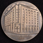Rara Medalha Comemorativa, Inauguração da Bolsa de Fundos Públicos do Rio de Janeiro, Data 1935, Prata, Peso 54 g, Diâmetro 50 mm, Flor de Cunho.