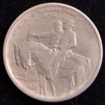 Moeda Comemorativa, USA - Memorial da Montanha de Pedra, Valor Half Dollar, Data 1925, Prata, Peso 12,5 g, Muito Bem Conservada.