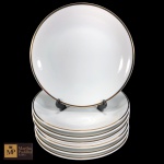 RENNER - SETE PRATOS DE SOBREMESA EM PORCELANA SCHMIDT ESMALTADO COM BORDAS FILETAS A OURO. - MED 18 CM. - UM APRESENTA FIO DE CABELO.