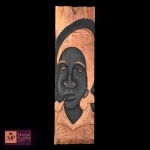ENTALHE EM MADEIRA REPRESENTANDO SENHORA FUMANDO CACHIMBO - ASSINADO NO VERSO ELIRIMOIN - MED 80 X 2 X 25 CM. 