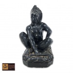 ANTIGA ESCULTURA EM ESTUQUE REPRESENTANDO ÍNDIO - MED: 27 X 15 X 14 CM. APRESENTA RESTAURO NO JOELHO DIREITO.