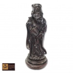 ANTIGA ESCULTURA EM ESTUQUE REPRESENTANDO FIGURA ORIENTAL - MED: 30 X 13 X 12 CM . PERDA NA BASE.PERDA NA BASE.