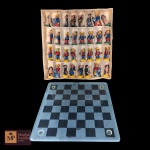 JOGO DE XADREZ, TABULHEIRO EM VIDRO E PEÇAS EM  CERÂMICA-MED:21 X 21 CM E 5 CM.