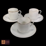 TRÊS XÍCARAS PArA CAFÉ EM PORCELANA  BRANCA MARCA REGISTRADA MADE IN JAPAN.
