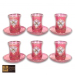 SEIS XÍCARAS TURCAS COM RESPECTIVOS PIRES,  EM  VIDRO  A ROSA   COM DECORAÇÃOFLORALE DETALHES EM OURO 34 KT E FRISOS EM PRATA 925. - MED TOTAL: 9 X 10 CM. - SEM USO - NA CAIXA.