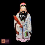ESCULTURA EM PORCELANA ORIENTAL REPRESENTANDO FIGURA CHINESA -MED: 17 X 7 X 5 CM.