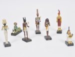 COLECIONISMO -  Lote composto por 07 pequenas esculturas em material sintético de coleção ricamente policromados a mão com riqueza de detalhes, retratando figuras da mitologia  Med: 13cm de altura