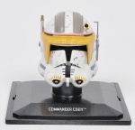 COLECIONISMO - STAR WARS - Miniatura de capacete de coleção francês da famosa série guerra nas estrelas em material sintético finamente policromado retratando Commander Cody. Med: 7 x 5cm