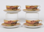 Lote composto por 04 xícaras de chá de coleção em porcelana casca de ovo finamente policromada com paisagens.