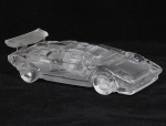 FERRARI - Escultura em bloco de cristal lapidado. Med: 18 x 8cm