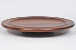 Centro de mesa giratório em madeira de lei. Med: 46 x 7cm