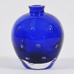 Vaso bojudo em vidro de murano azul decorado com bolhas. Med: 12cm (Pequeno defeito)