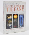 LIVRO - A Arte de Lois Comfort Tiffany - por Tessa Paul - Apresentando  a catalogação de seus principais cristais ,vasos, luminárias, móveis e jóias em 128 páginas. Apresenta desgastes do tempo