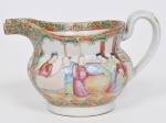 COMPANHIA DAS ÍNDIAS - DINASTIA QING (1644 - 1912) - Reinado Daoguang (1821 - 1850) - Raríssima Molheira em Porcelana Chinesa dito pasta dura, Esmaltes da Família Rosa. Med: 16 x 08cm