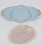 Lote composto por 02 peças em vidro americano dito Pyrex sendo uma petisqueira gomada e decorada com cacho de uvas (17 x 14cm) e uma petisqueira com 3 divisórias, detalhes a ouro e bordas com perolados. Med 28 x 20cm