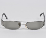 RAY BAN - Óculos de sol da famosa manufatura com estrutura em metal e lentes com proteção UV, no estojo