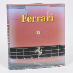 LIVRO - Ferrari - The Ultimate History of Ferrari - por Reiner W Schlegelmilch - Amplamente ilustrado apresentando a história de uma das mais famosas montadoras de veículos da humanidade