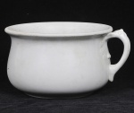 JOHNSON & BROS - ROYAL IRONSTONE WARE - Cachepot em porcelana inglesa branca com decoração em relevo nas  alças com motivos de acantos. Med: 26 x 12cm peça marcada