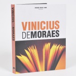 LIVRO - Vinicius de Moraes - Ricardo Cravo Albin - Editora Estampa. Apresentando vida e obra do artista - Amplamente ilustrado em 225 páginas.