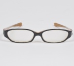 OSKLEN - Óculos para leitura  com armação em metal e material sintético. Med: 13 x 3,5cm