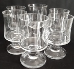 Seis taças para vinho em cristal pesado com base grossa e redonda - Diâmetro:  7 cm (boca)  e 7,5 cm( base )  e Altura: 12 cm